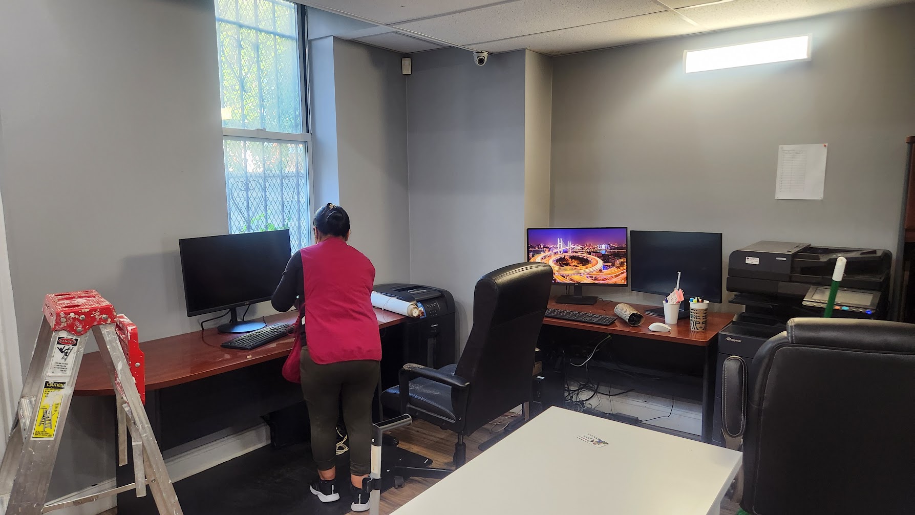Retail store cleaning services